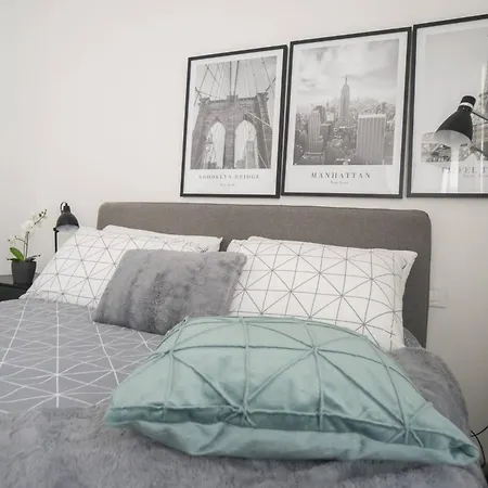 Charming Modern 3br In The Heart Of * Asti