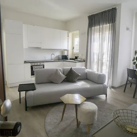 Apartman Charming Modern 3br In The Heart Of Asti
